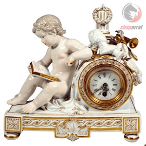 مجسمه ساعت دست ساز دکوری چینی آنتیک قدیمی مایسن آلمان Meissener Uhrengehäuse Lese Amor Allegorie der Schönen Künste von Acier um 1850