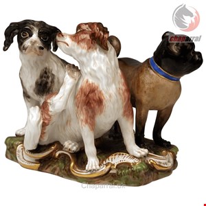 مجسمه دکوری چینی آنتیک قدیمی Meissener Gruppe von drei Hunden Modell 2104 Johann Joachim Kaendler um 1830 1840